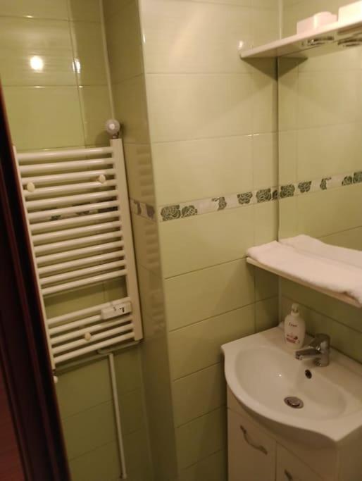 Apartament Ultracentral Kfc Craiova Ngoại thất bức ảnh